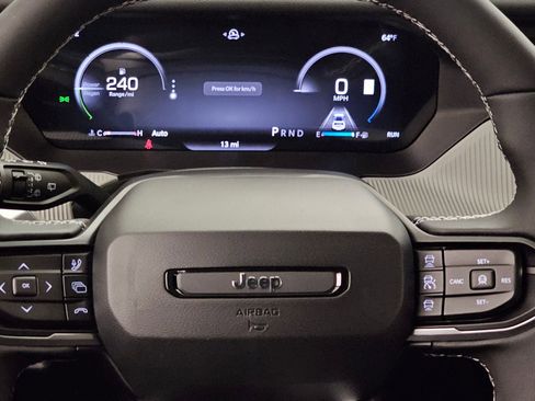 New 2026 Jeep Cherokee Laredo image 18