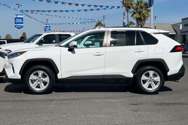 Used 2019 Toyota RAV4 XLE w/ Convenience Package FWD image 7