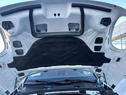Used 2022 Porsche Macan AWD/4WD image 15