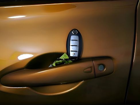 Used 2021 Nissan Kicks SR w/ SR Premium Package image 9