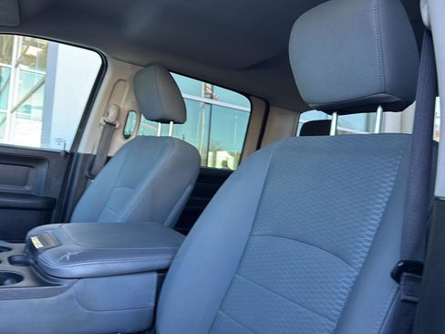 Used 2018 RAM 2500 Tradesman w/ Chrome Appearance Group image 25