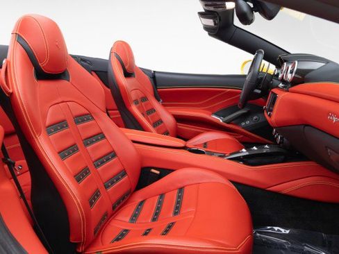 Used 2016 Ferrari California T image 4