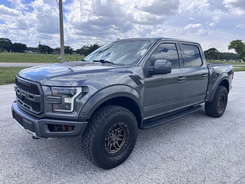 Used 2017 Ford F150 Raptor w/ Equipment Group 802A Luxury AWD/4WD image 2