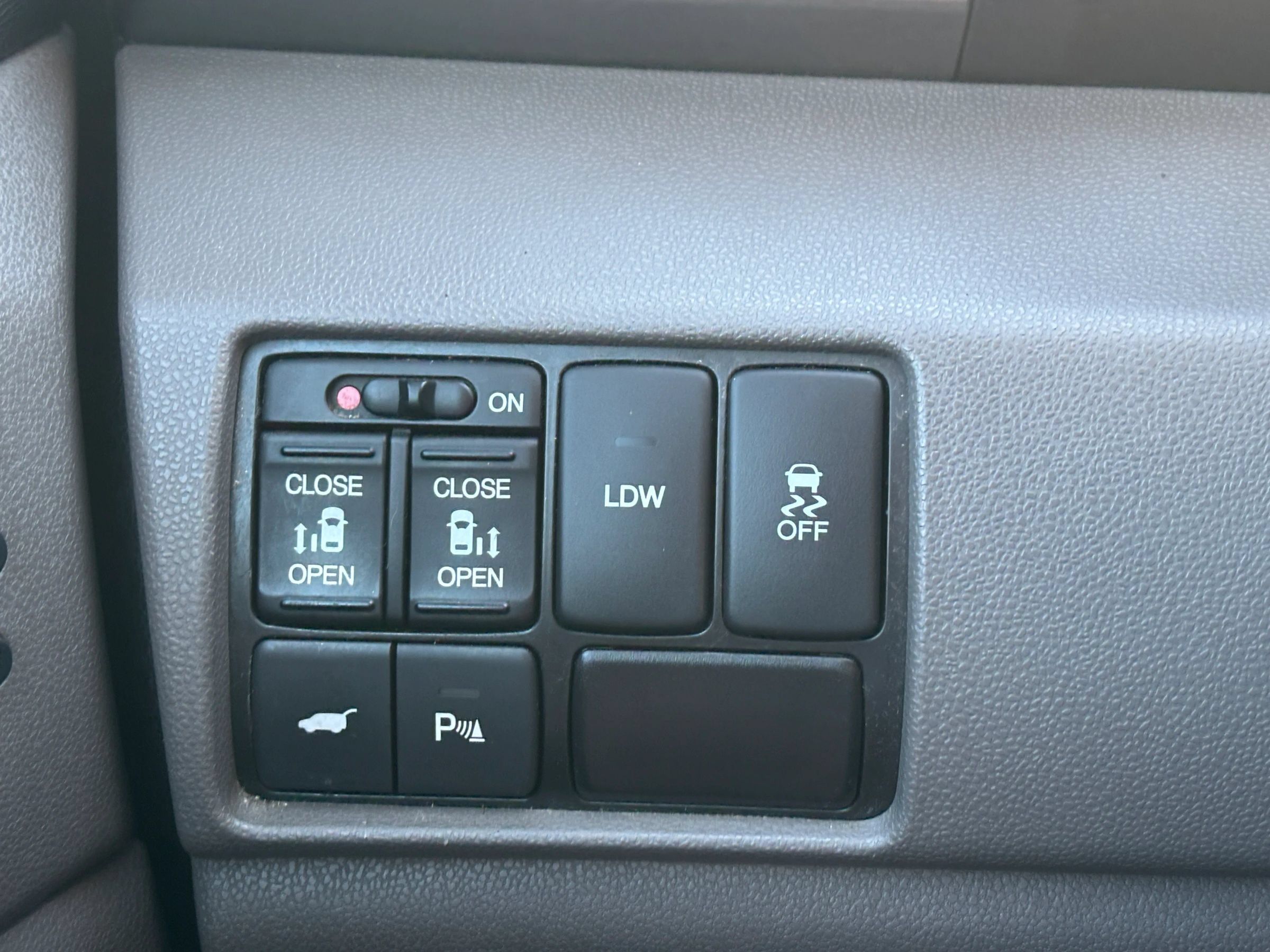 Used 2015 Honda Odyssey Touring Elite image 17