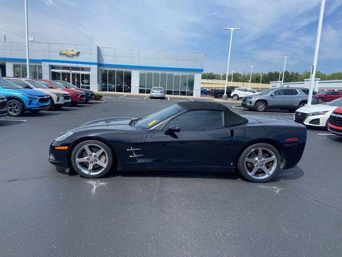 Used 2007 Chevrolet Corvette Convertible w/ Preferred Equipment Group RWD image 2