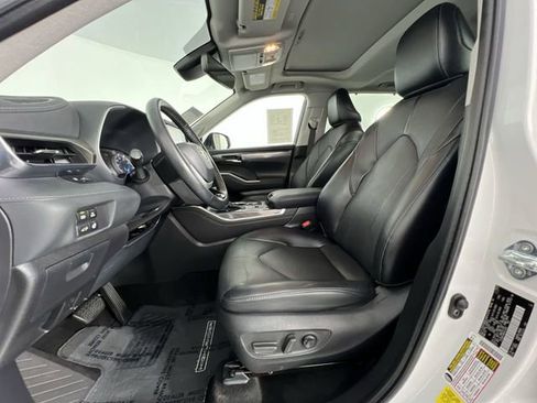 Used 2022 Toyota Highlander Limited image 20