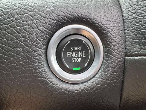 Used 2023 GMC Yukon Denali AWD/4WD image 34