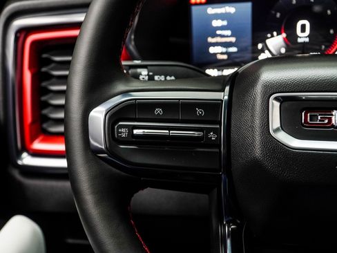 Used 2024 GMC Canyon AT4X image 31