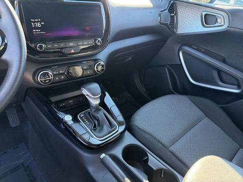 Used 2023 Kia Soul S image 19