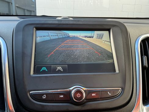 Used 2018 Chevrolet Equinox LT image 6