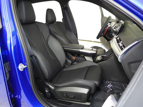 Used 2025 BMW X2 M35i AWD/4WD image 19