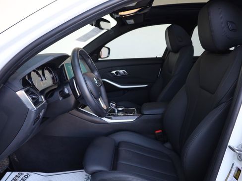 Used 2019 BMW 330i Sedan w/ Driving Assistance Package RWD image 18