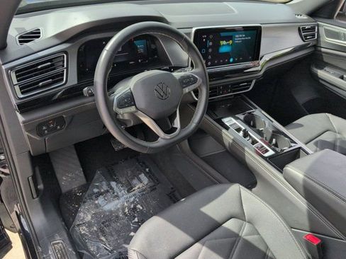 Used 2025 Volkswagen Atlas Cross Sport SE FWD image 15