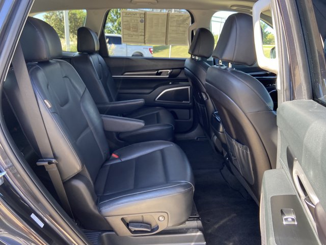Used 2025 Kia Telluride S FWD image 18