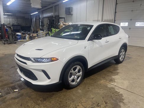 Used 2025 Dodge Hornet GT w/ Cold Weather Group image 3