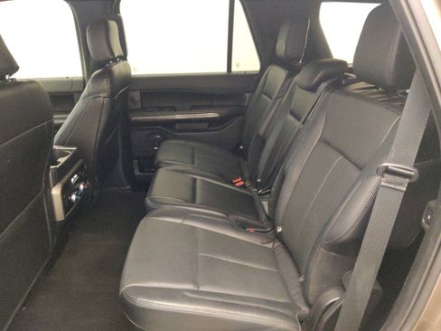 Used 2018 Ford Expedition XLT w/ Equipment Group 202A image 18