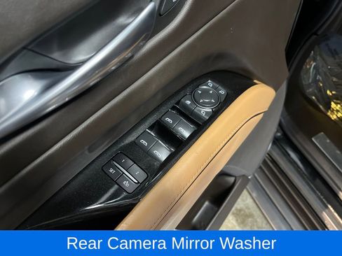 Used 2021 Cadillac Escalade Premium Luxury image 22