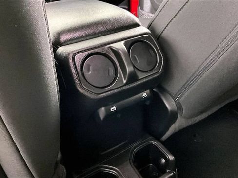 Used 2022 Jeep Wrangler Unlimited Sport AWD/4WD image 9