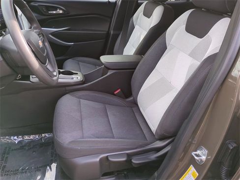 Certified 2024 Chevrolet Trax LS w/ LS Convenience Package image 18