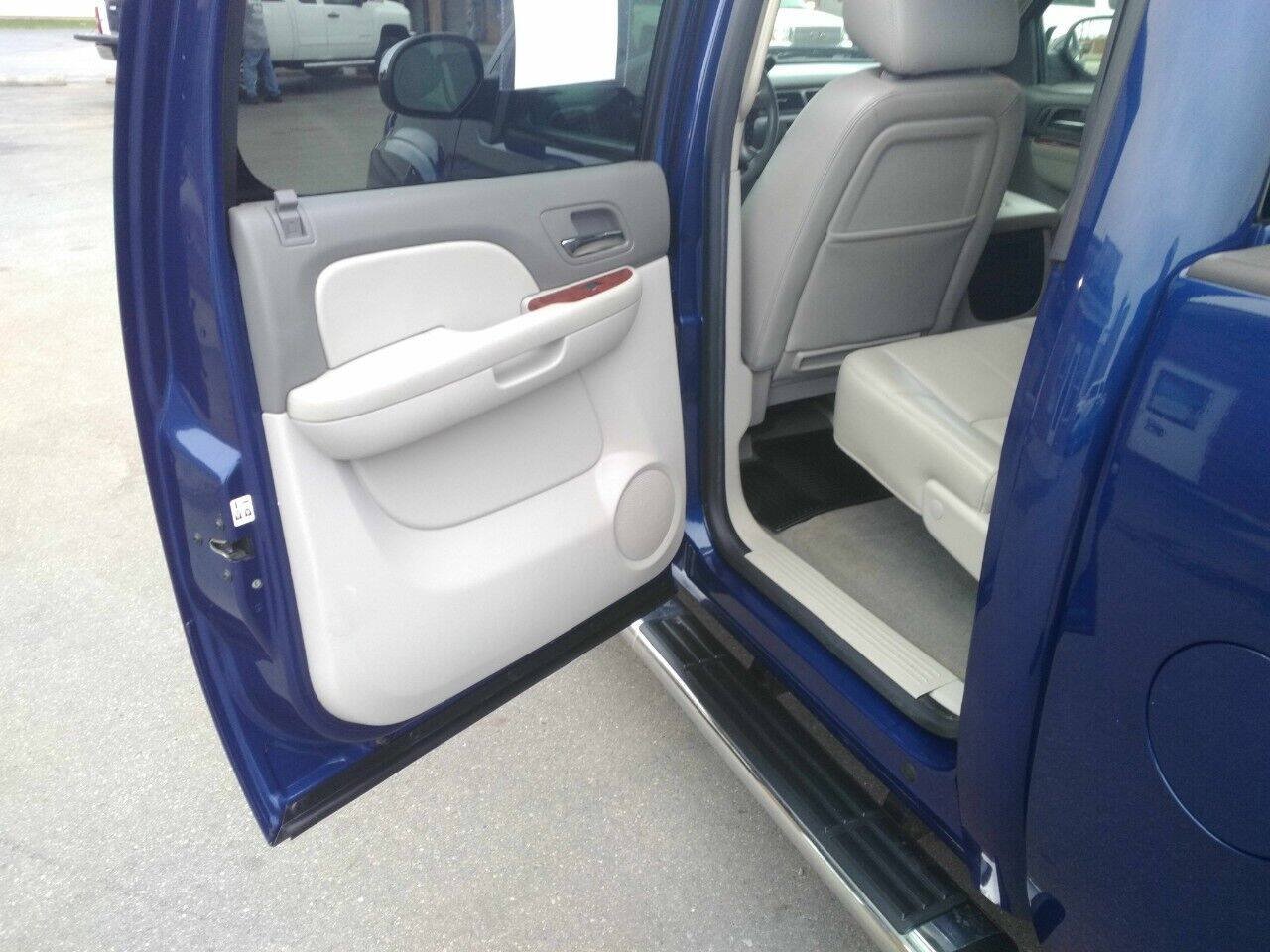 Used 2012 GMC Sierra 1500 SLT w/ Heritage Edition AWD/4WD image 16