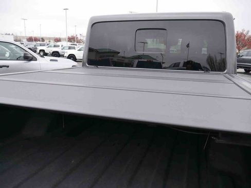 Used 2024 Jeep Gladiator Rubicon image 11