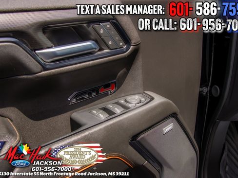 Used 2024 GMC Sierra 1500 AT4 w/ AT4 Premium Package AWD/4WD image 13