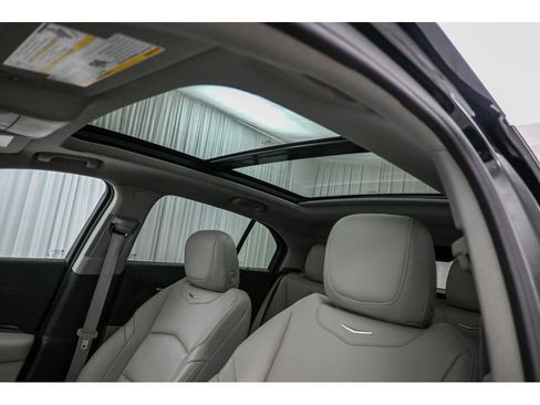 Certified 2023 Cadillac XT4 Luxury w/ Cold Weather Package image 18