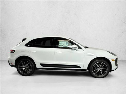 Used 2026 Porsche Macan AWD/4WD image 8