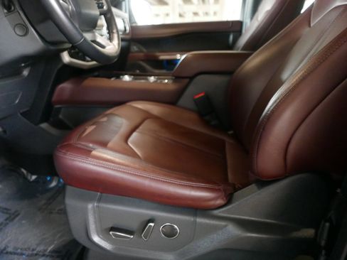Used 2024 Ford Expedition Max Limited image 9
