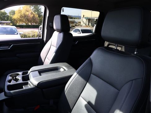 Used 2024 GMC Sierra 1500 SLT image 15