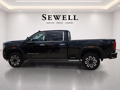 Used 2024 GMC Sierra 2500 Denali Ultimate w/ Max Trailering Package AWD/4WD image 3