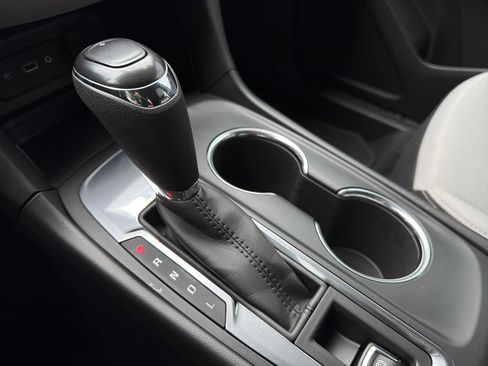 Used 2019 Chevrolet Equinox LS w/ LS Convenience Package image 25