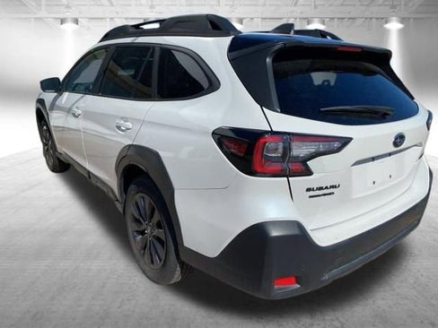 Used 2025 Subaru Outback Onyx Edition AWD/4WD image 8