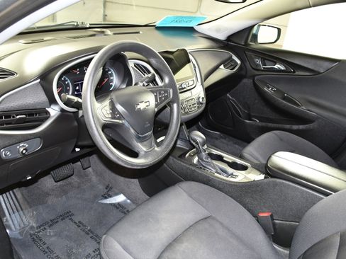 Used 2024 Chevrolet Malibu LT image 2