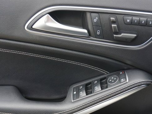 Used 2017 Mercedes-Benz GLA 250 GLA 250 image 24