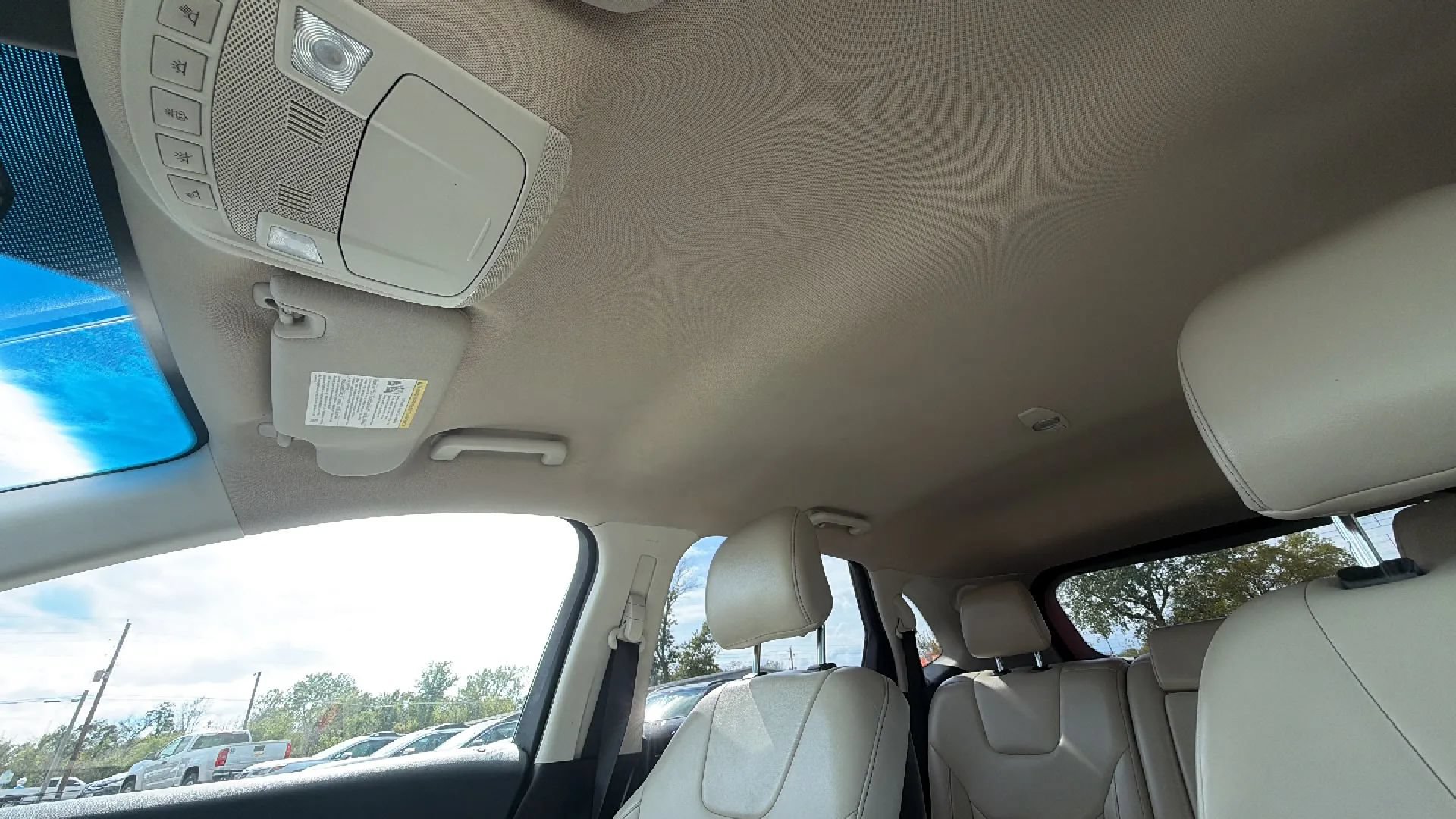 Used 2019 Ford Edge Titanium FWD image 29