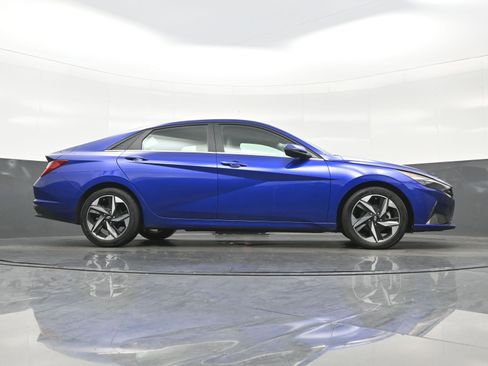 Certified 2023 Hyundai Elantra Limited image 33