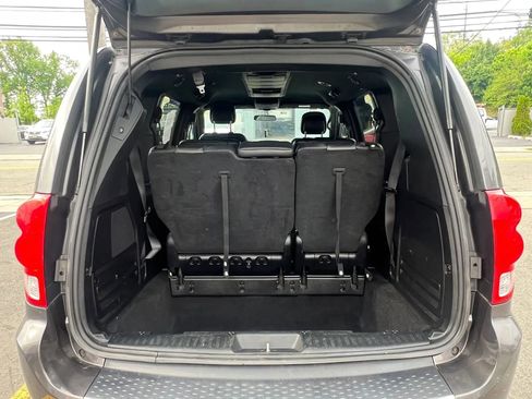 Used 2016 Dodge Grand Caravan R/T FWD image 10