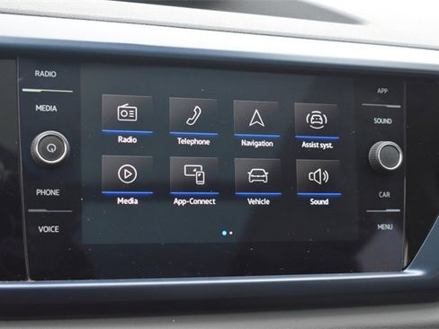 Used 2022 Volkswagen Taos SE image 28