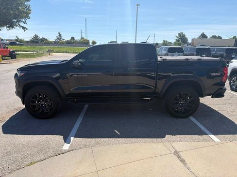 Used 2025 Chevrolet Colorado Trail Boss AWD/4WD image 5