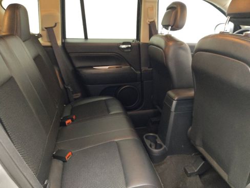 Used 2017 Jeep Compass Latitude image 19