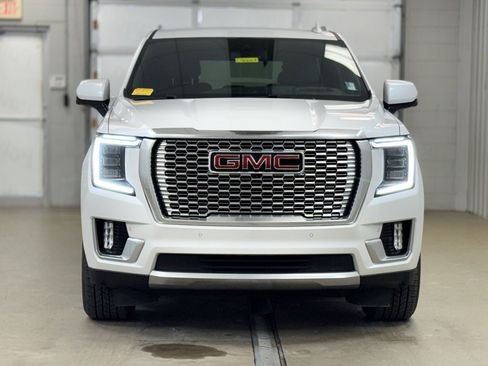 Used 2021 GMC Yukon Denali image 2