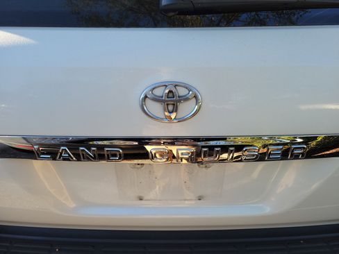 Used 2013 Toyota Land Cruiser image 19
