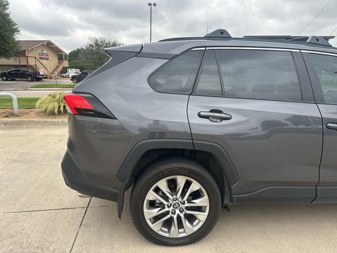 Used 2023 Toyota RAV4 XLE Premium FWD image 9