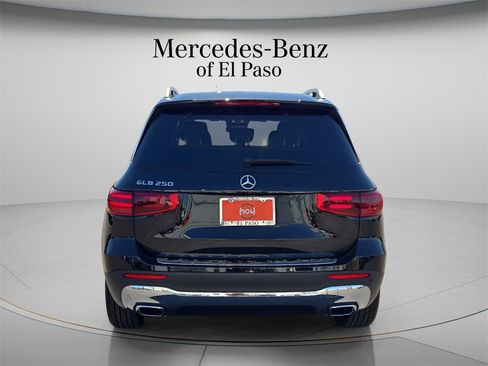 New 2026 Mercedes-Benz GLB 250 image 9