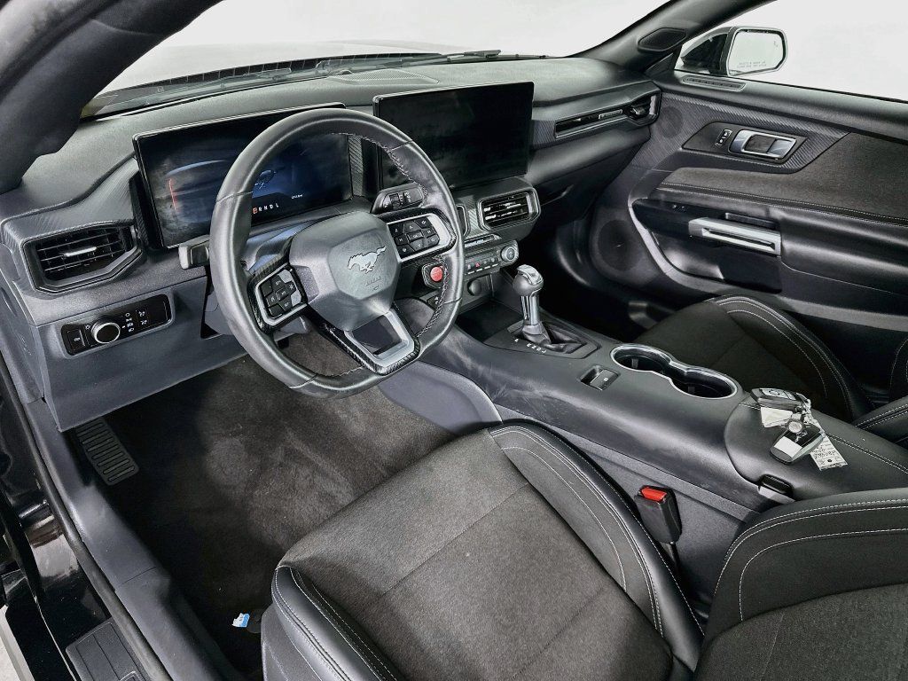 Used 2026 Ford Mustang Coupe RWD image 30