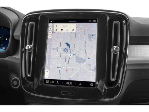 Used 2024 Volvo XC40 B5 Plus image 18