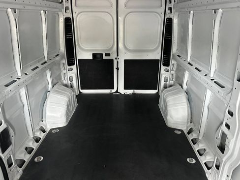 Used 2025 RAM ProMaster 2500 w/ Convenience Group FWD image 12