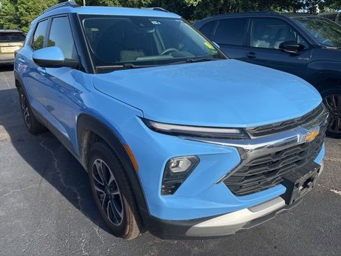 Used 2024 Chevrolet TrailBlazer LT FWD image 3