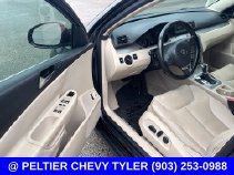 Used 2010 Volkswagen Passat Komfort FWD image 11